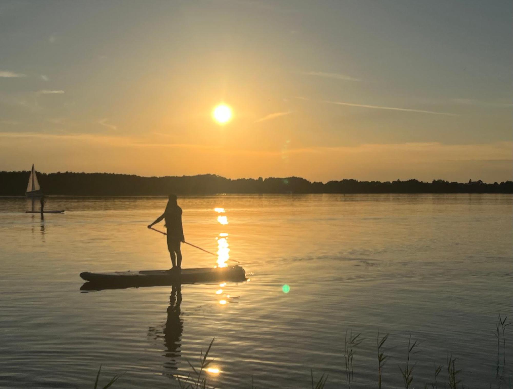 Lakehouse Giewartów Exteriör bild